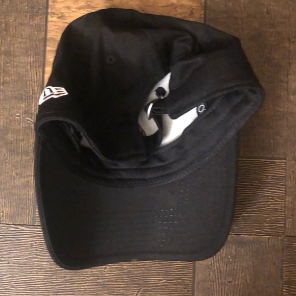 Disney Minnie Mouse New Era Cap Nike Dunk Jordan New Balance 2002R Adidas Samba - Picture 2 of 3